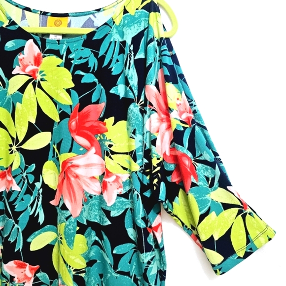 Ruby Rd., Colorful Botanical Tunic, Wrinkle Resistant Easy Care, Size 1X - Picture 9 of 13